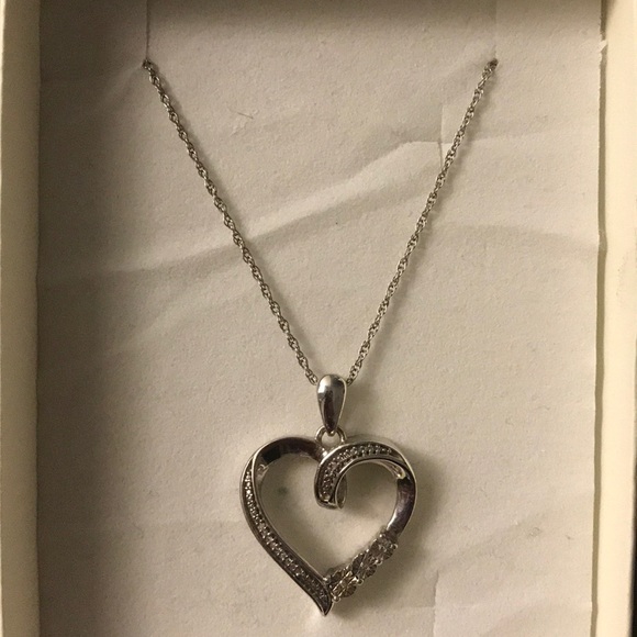 Silver heart necklace - Picture 1 of 1